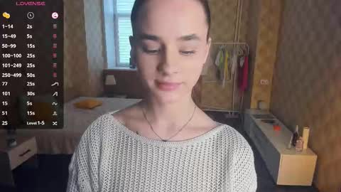 Snapshot of meoww_meows chatting on November 19, 7:08 am Julie online show from November 19, 7:08 am