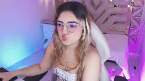    online show from October 23, 7:45 pm