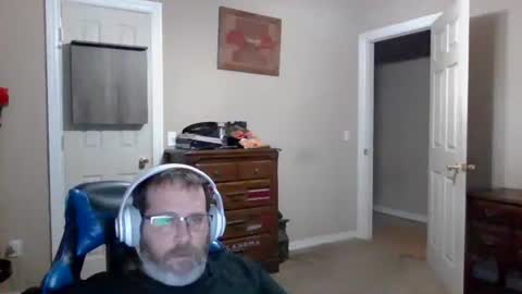 Snapshot of mercer1977 chatting on December 5, 1:31 pm mercer1977 online show from December 5, 1:31 pm