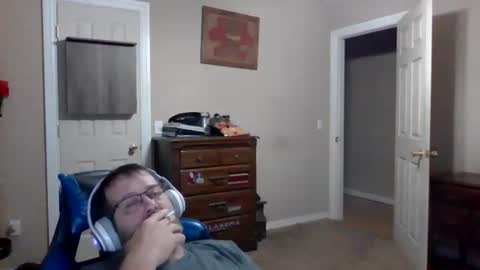 Snapshot of mercer1977 chatting on December 13, 8:04 pm mercer1977 online show from December 13, 8:04 pm