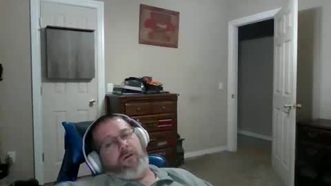 Snapshot of mercer1977 chatting on January 10, 2:19 pm mercer1977 online show from January 10, 2:19 pm