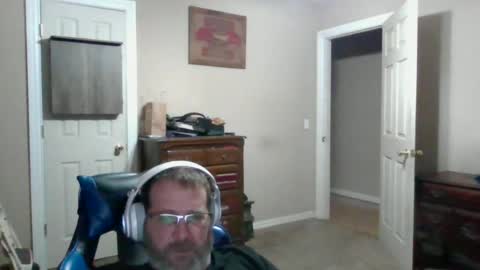 Snapshot of mercer1977 chatting on June 12, 10:36 am mercer1977 online show from June 12, 10:36 am