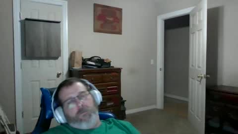 Snapshot of mercer1977 chatting on June 14, 5:20 am mercer1977 online show from June 14, 5:20 am