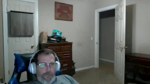 Snapshot of mercer1977 chatting on June 25, 1:48 pm mercer1977 online show from June 25, 1:48 pm