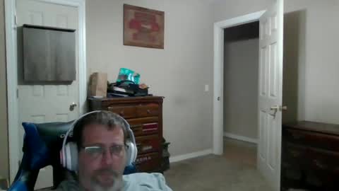 Snapshot of mercer1977 chatting on June 29, 4:07 pm mercer1977 online show from June 29, 4:07 pm