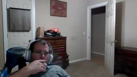 Snapshot of mercer1977 chatting on July 16, 1:06 pm mercer1977 online show from July 16, 1:06 pm