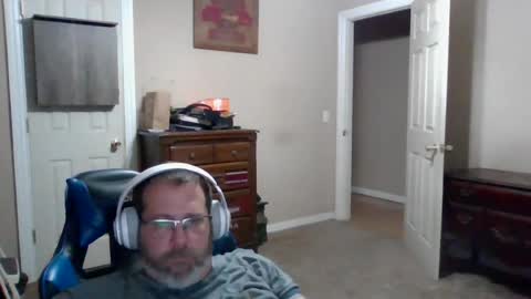Snapshot of mercer1977 chatting on July 27, 2:24 pm mercer1977 online show from July 27, 2:24 pm