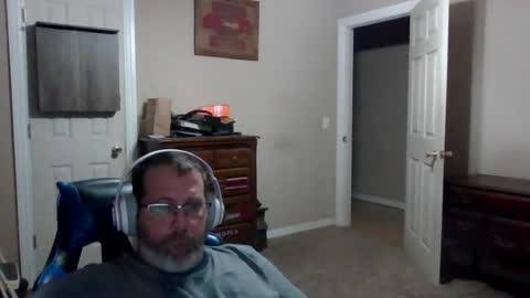 Snapshot of mercer1977 chatting on August 1, 10:03 am mercer1977 online show from August 1, 10:03 am