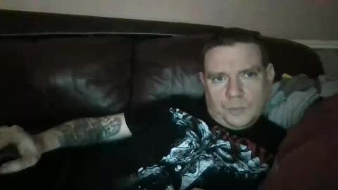 Snapshot of mercher627021 chatting on January 3, 11:23 pm ezio online show from January 3, 11:23 pm