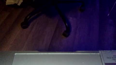 Snapshot of mercsol85 chatting on March 23, 12:25 am Guess howlong online show from March 23, 12:25 am