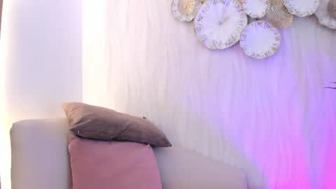 Snapshot of meredit_lane chatting on July 14, 6:35 pm online show from July 14, 6:35 pm