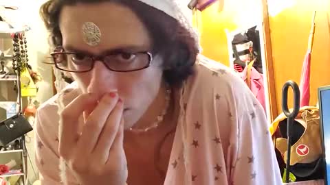 Snapshot of merelyalover chatting on January 6, 2:26 am gurlnips online show from January 6, 2:26 am