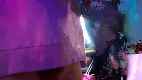 Snapshot of merelyalover chatting on January 10, 12:06 am gurlnips online show from January 10, 12:06 am