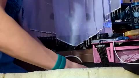 Snapshot of merelyalover chatting on November 10, 7:40 am gurlnips online show from November 10, 7:40 am