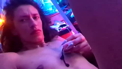 Snapshot of merelyalover chatting on December 2, 10:53 am gurlnips online show from December 2, 10:53 am