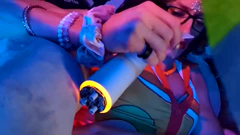 Snapshot of merelyalover chatting on December 3, 6:06 pm gurlnips online show from December 3, 6:06 pm