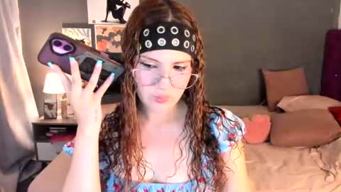 Snapshot of meridaxbrave_ chatting on July 2, 1:27 am laura 3 i am independent model online show from July 2, 1:27 am