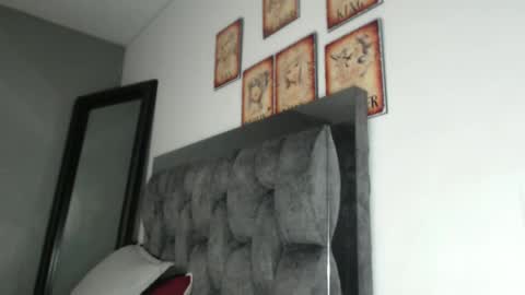 Snapshot of merlina_t chatting on December 16, 7:08 pm merlina_t online show from December 16, 7:08 pm