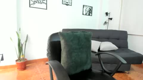 Snapshot of merlinaadams_ chatting on May 11, 4:26 pm Merlina online show from May 11, 4:26 pm