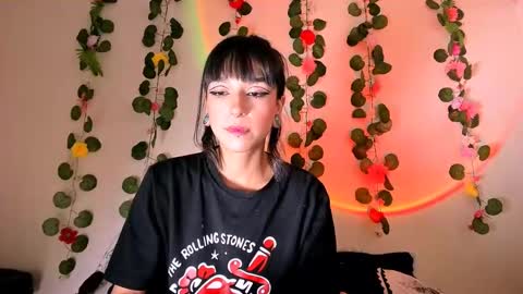 Snapshot of merlynn_ chatting on March 6, 6:41 am Diane 3 online show from March 6, 6:41 am