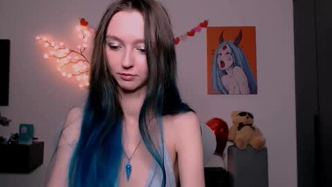 mermaidvibestides online show from March 18, 6:55 pm