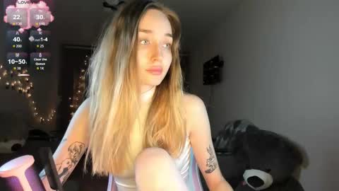 Sara online show from September 30, 3:39 pm