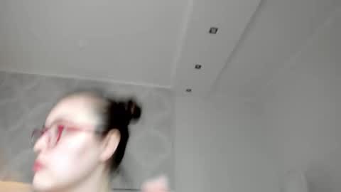 Snapshot of mersedes_rosso chatting on November 24, 1:22 pm Mersedes online show from November 24, 1:22 pm