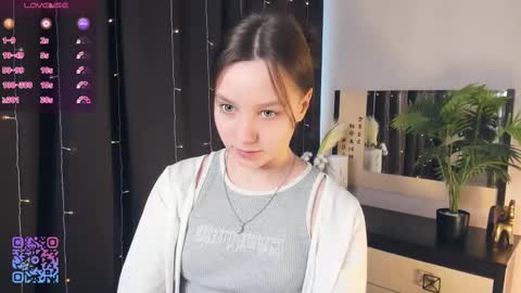 Snapshot of meryldell chatting on March 12, 7:24 am Lollita online show from March 12, 7:24 am