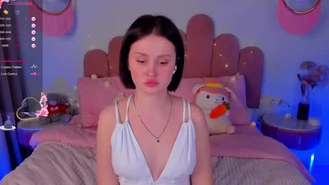 Snapshot of merylew chatting on February 11, 9:53 am Anna online show from February 11, 9:53 am