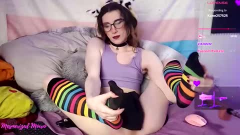 Snapshot of mesmerized_mowo chatting on January 14, 5:29 pm mesmerized_mowo online show from January 14, 5:29 pm