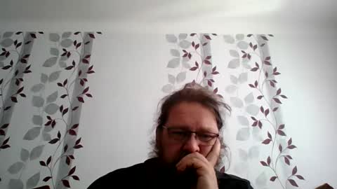 Snapshot of metallbuddy chatting on June 7, 8:40 am ask me online show from June 7, 8:40 am
