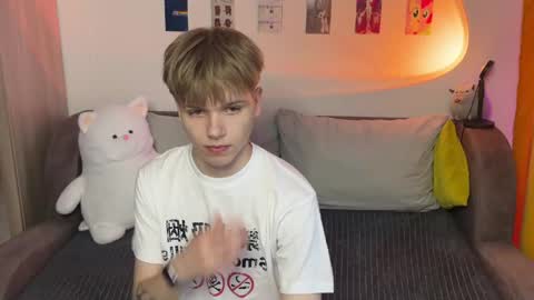 Snapshot of metratok chatting on May 28, 6:16 pm Arthur online show from May 28, 6:16 pm