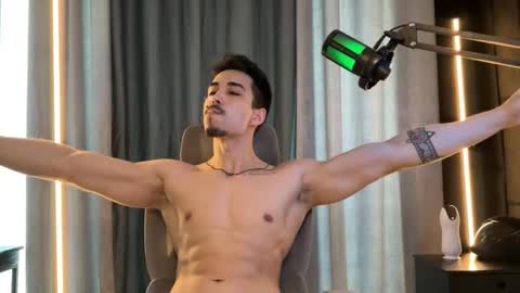 Snapshot of mettew22cm chatting on November 7, 7:58 pm mettew22cm online show from November 7, 7:58 pm