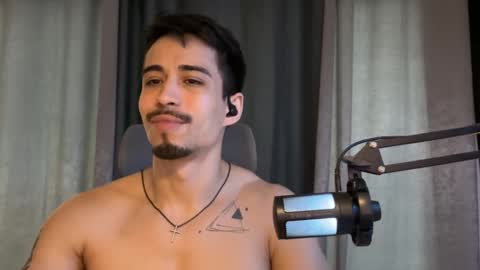 Snapshot of mettew22cm chatting on November 25, 8:36 am mettew22cm online show from November 25, 8:36 am