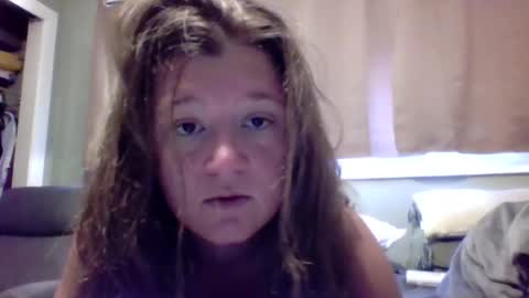 Snapshot of meveler22 chatting on July 4, 3:18 pm Angela online show from July 4, 3:18 pm