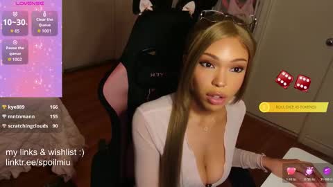 Snapshot of mew2wo chatting on February 3, 2:53 am mew2wo online show from February 3, 2:53 am