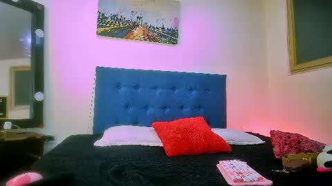 Snapshot of mew_alix chatting on June 19, 7:17 pm mew_alix online show from June 19, 7:17 pm