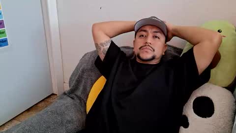 Snapshot of mexidaddycan chatting on December 15, 6:23 pm mexidaddycan online show from December 15, 6:23 pm