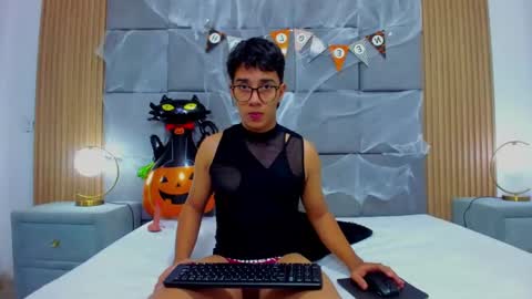 Snapshot of mexwilliams chatting on November 1, 12:29 pm mexwilliams online show from November 1, 12:29 pm