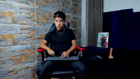 Snapshot of mexwilliams chatting on November 17, 12:33 pm mexwilliams online show from November 17, 12:33 pm