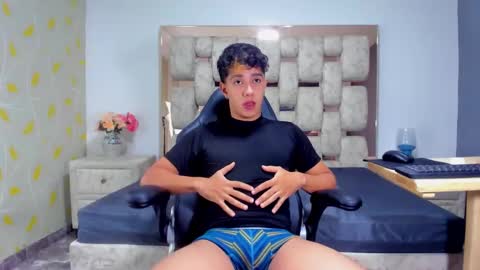 Snapshot of mexwilliams chatting on December 1, 12:43 pm mexwilliams online show from December 1, 12:43 pm