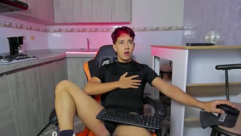 Snapshot of mexwilliams chatting on December 15, 12:53 pm mexwilliams online show from December 15, 12:53 pm