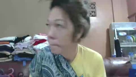 Snapshot of mfccalax33 chatting on December 4, 5:27 am i e h c i R online show from December 4, 5:27 am