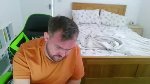 Snapshot of mg_of chatting on June 1, 7:21 am mg-of online show from June 1, 7:21 am