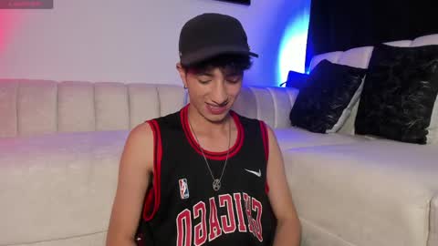 Snapshot of mhatias_ chatting on May 13, 5:49 am MATHIAS online show from May 13, 5:49 am