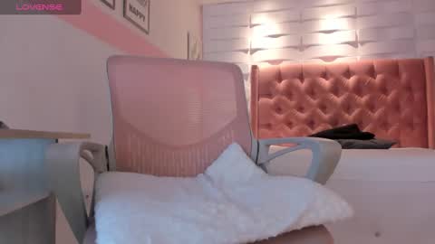 Snapshot of mhellissaw chatting on February 12, 5:15 am melissa online show from February 12, 5:15 am
