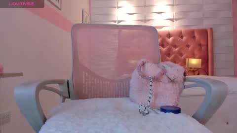 Snapshot of mhellissaw chatting on March 9, 10:41 am melissa online show from March 9, 10:41 am