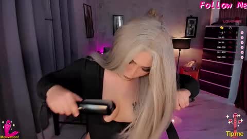 Snapshot of mhia_devil chatting on November 16, 7:58 am miss devil online show from November 16, 7:58 am