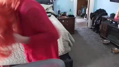 Mia online show from December 20, 4:57 pm