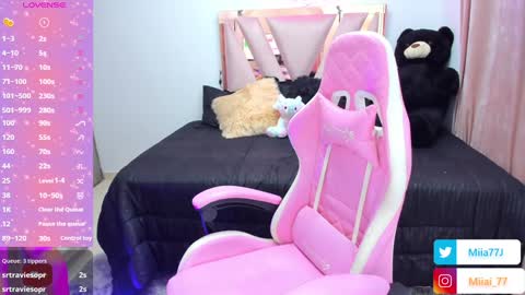 Mia online show from December 3, 2:14 am